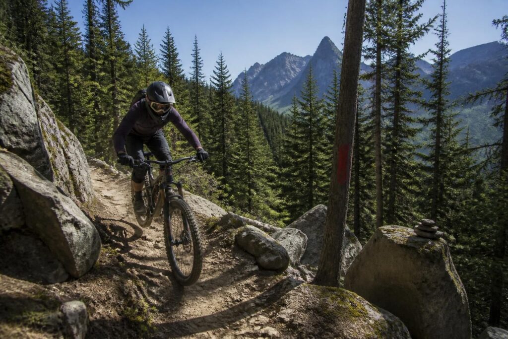 découvrez les règles essentielles pour assurer votre sécurité à vtt en montagne et profiter pleinement de vos sorties en toute sérénité.